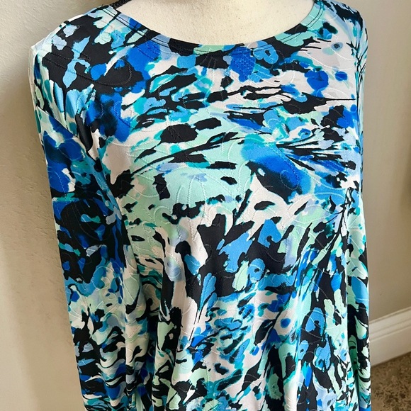 Womens Plus Blouse 3x blue black green printed Colorful abstract shirt Artsy top - Picture 6 of 6